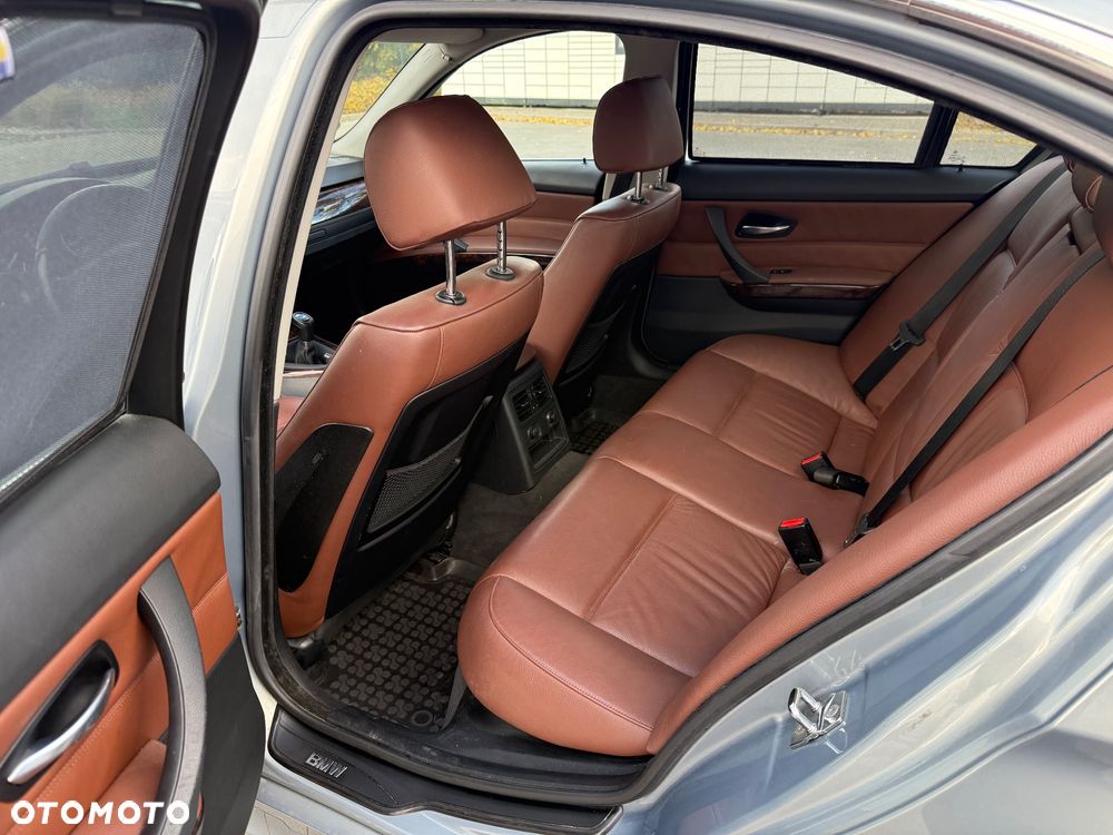 BMW Seria 3 330i - 15