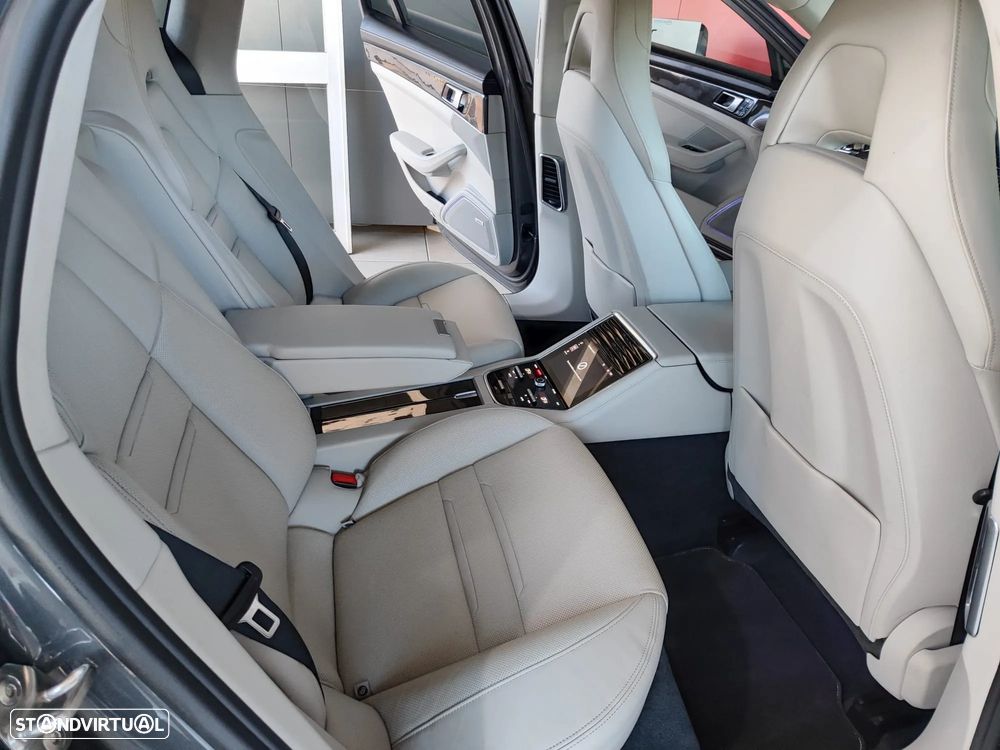 Porsche Panamera 4 E-Hybrid Platinum Edition - 16