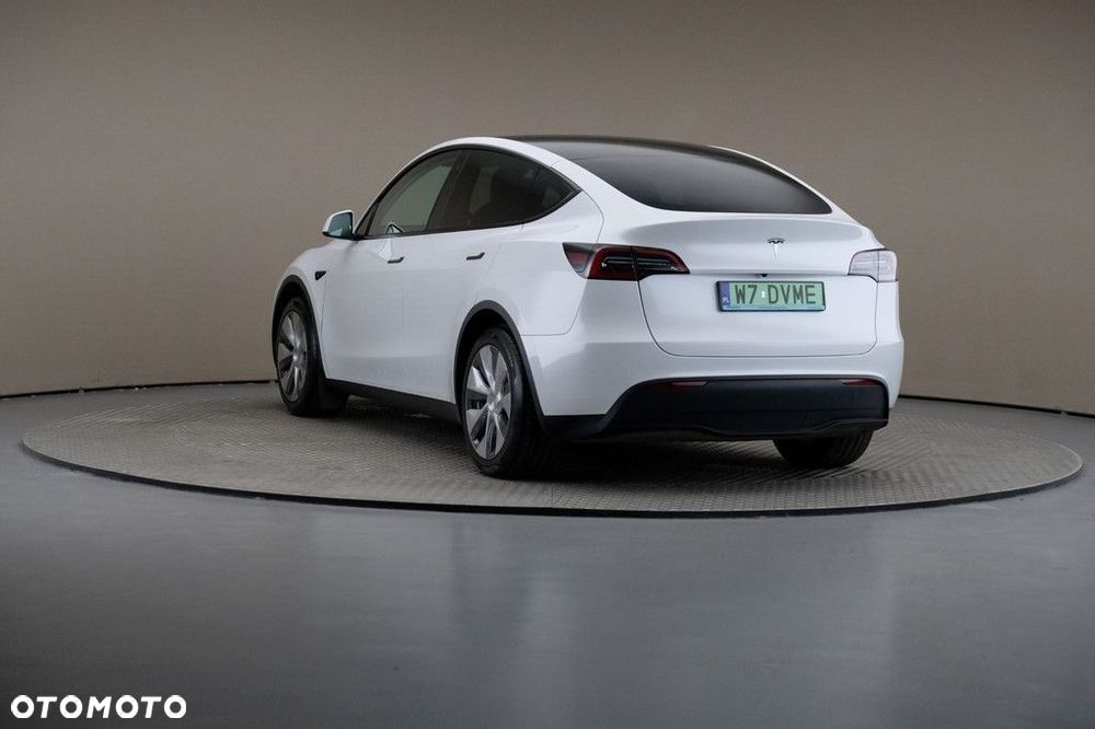 Tesla Model Y - 2