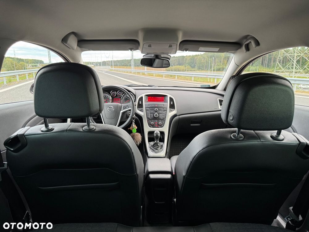 Opel Astra IV GTC 1.4 T Sport - 16