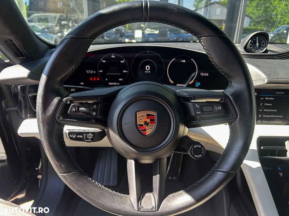 Porsche Taycan Turbo - 13