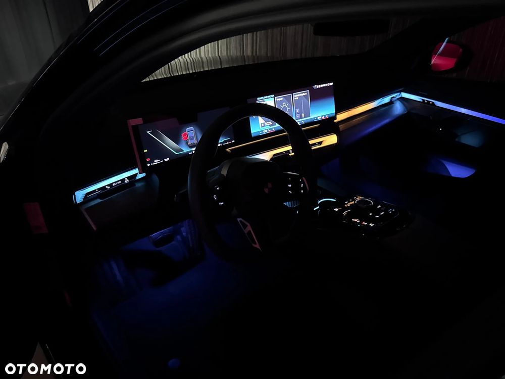 BMW Seria 5 520d xDrive mHEV M Sport - 23