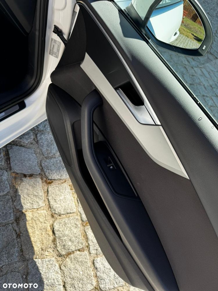 Audi A4 Limousine - 9