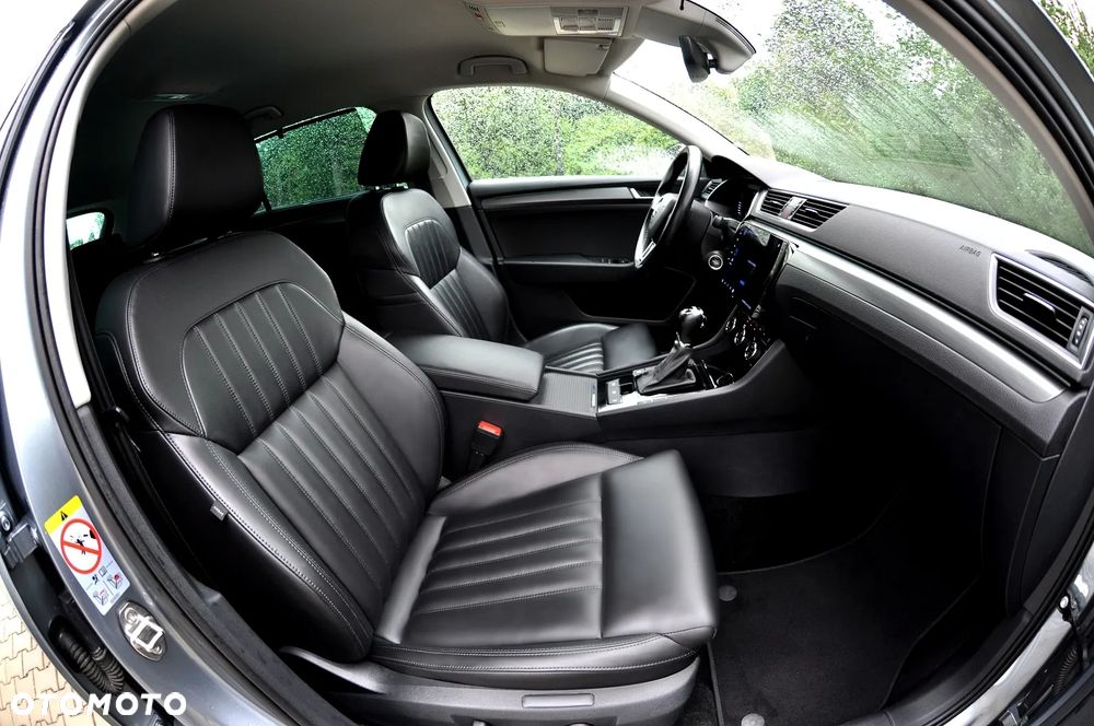 Skoda Superb 2.0 TDI DSG Premium Edition - 17