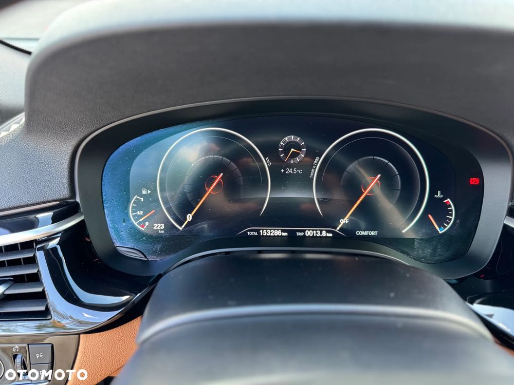 BMW Seria 5 530i xDrive - 24