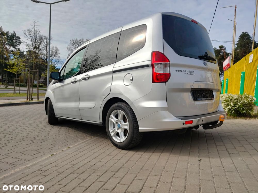 Ford Tourneo Courier 1.5 TDCi S&S Ambiente - 10