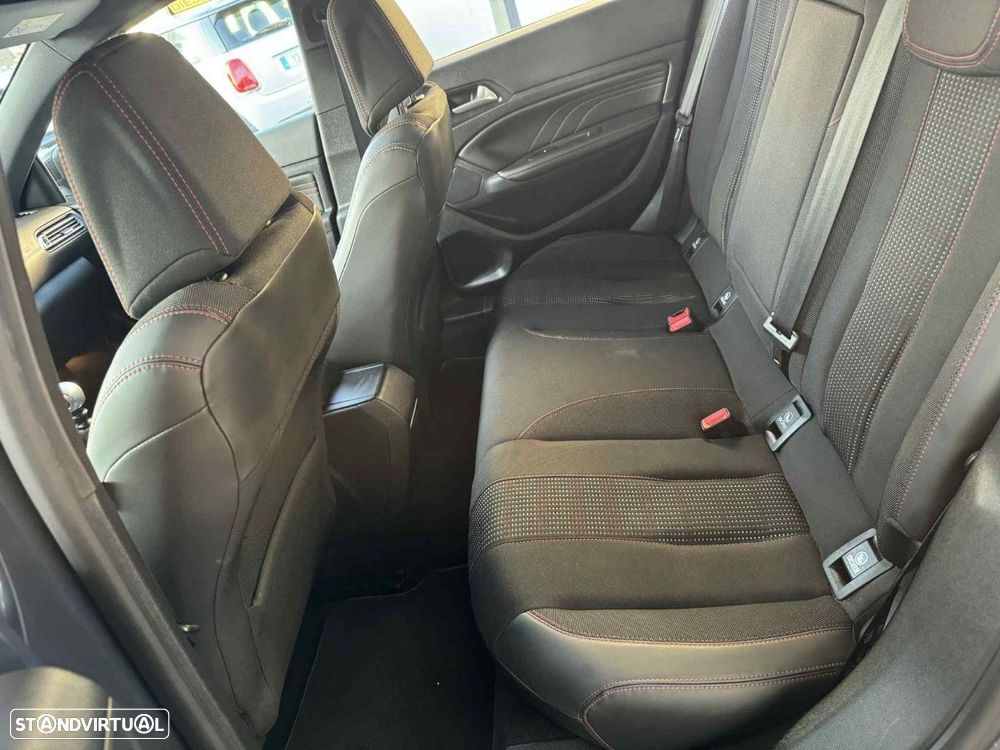 Peugeot 308 1.2 PureTech GT Line - 25