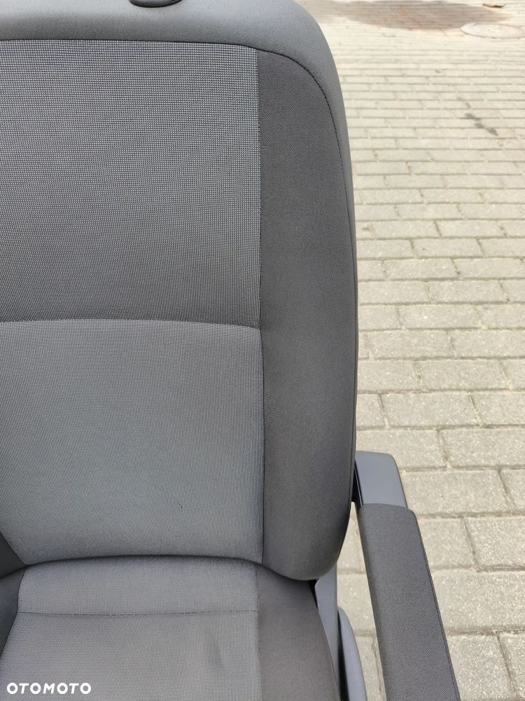 Fotel kierowcy VW T6 Austin podłokietnik - 11