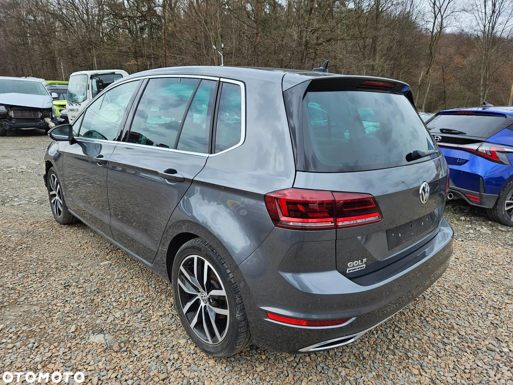Volkswagen Golf Sportsvan 1.5 TSI ACT OPF DSG Highline - 4