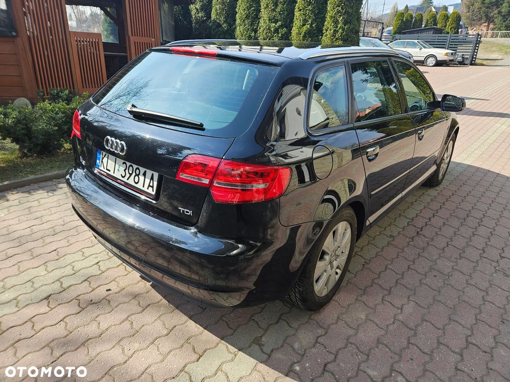 Audi A3 Sportback 1.6 TDI DPF Ambiente - 4