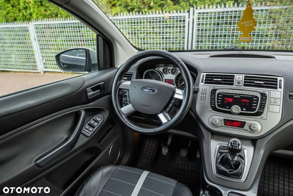 Ford Kuga 2.0 TDCi 2x4 Titanium - 23