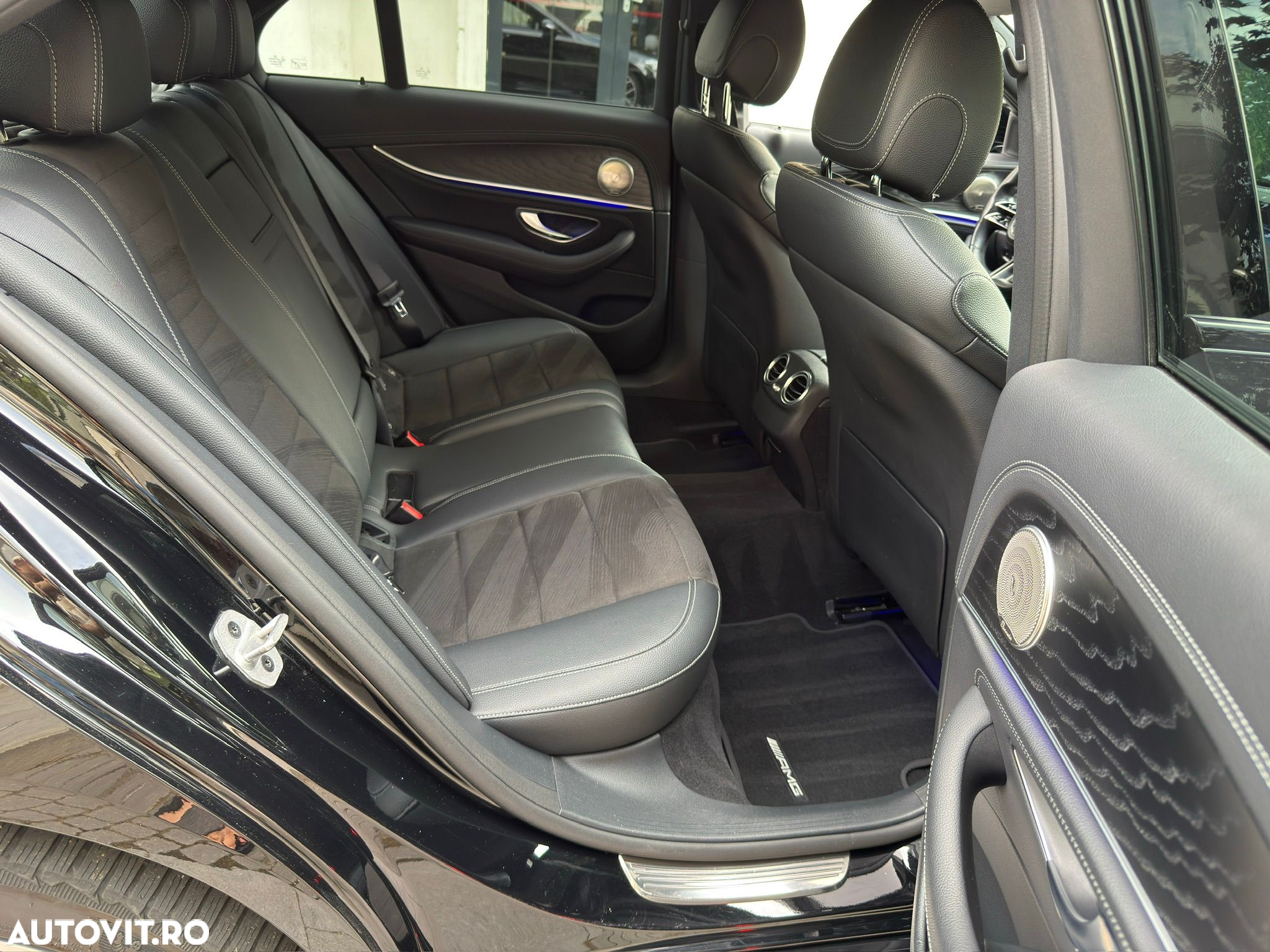 Mercedes-Benz E 300 9G-TRONIC AMG Line - 13