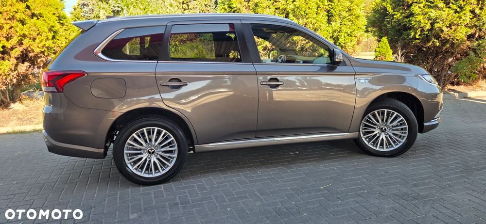 Mitsubishi Outlander 2.4 4WD Diamant+ - 16