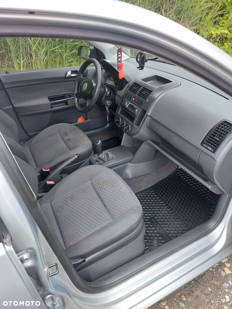 Volkswagen Polo - 8