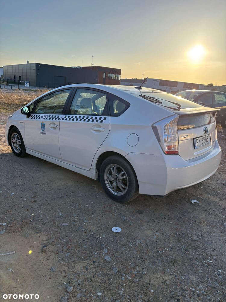 Toyota Prius - 5