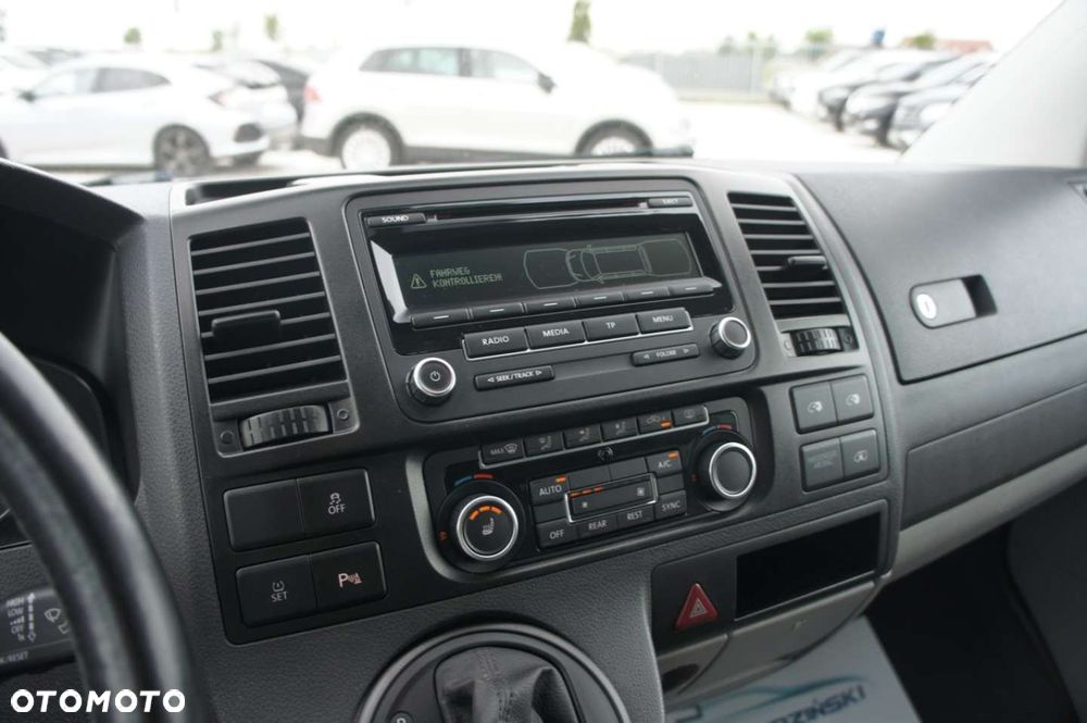 Volkswagen Caravelle - 9