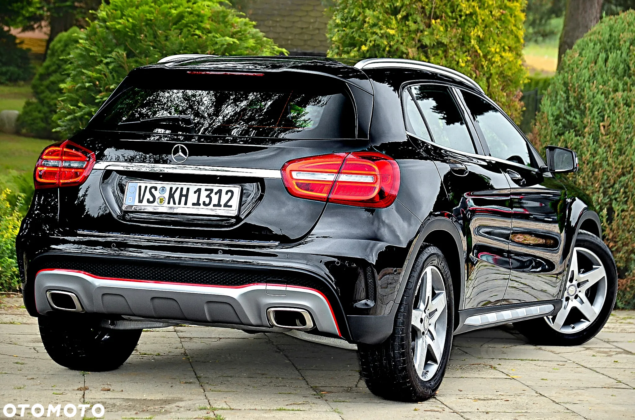 Mercedes-Benz GLA 180 7G-DCT AMG Line - 3