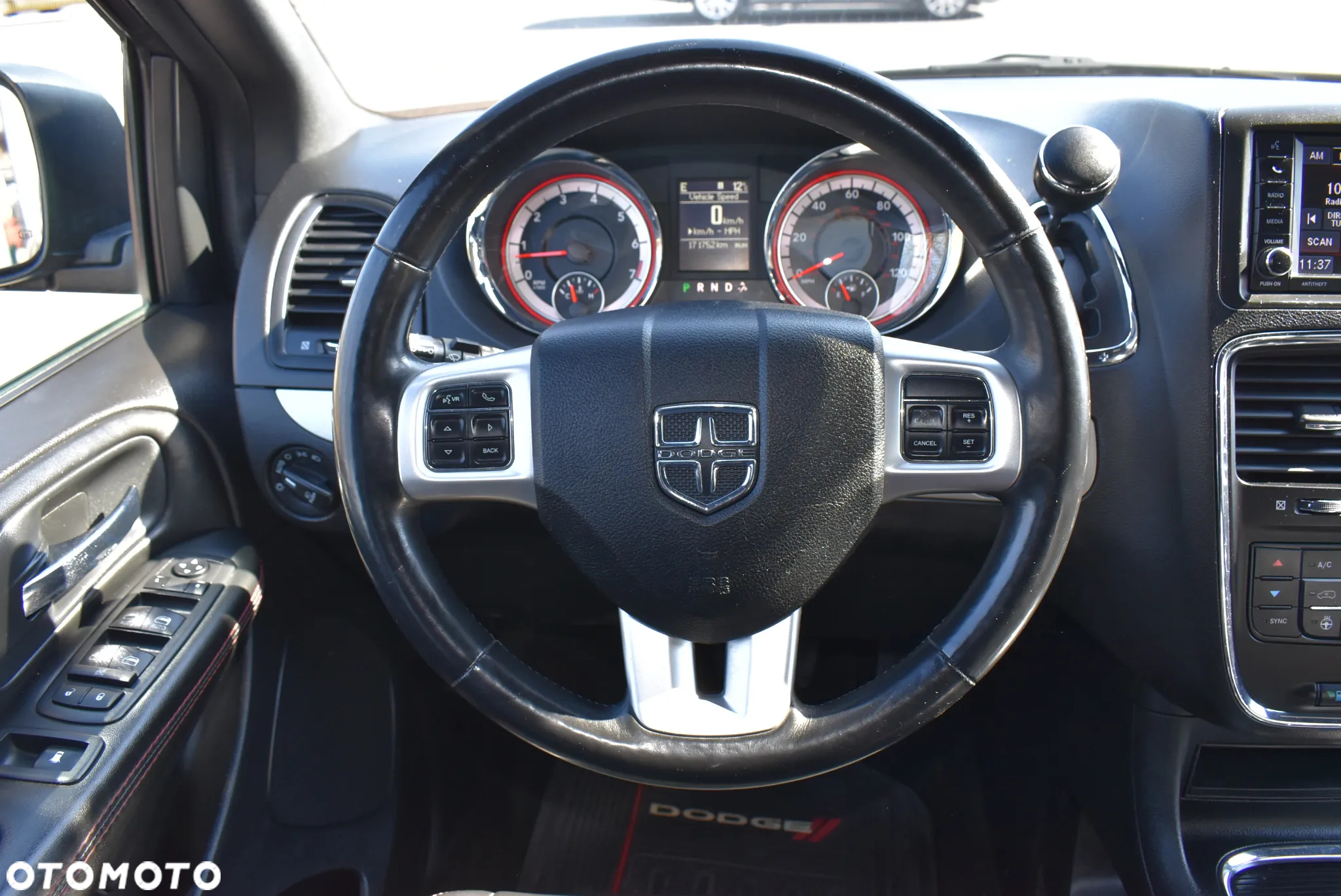 Dodge Grand Caravan 3.6 R/T - 40