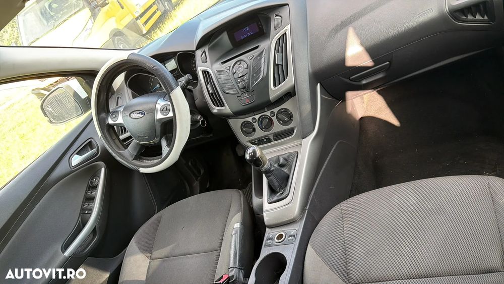 Ford Focus - 12