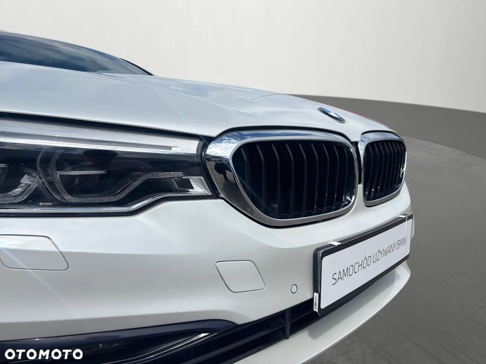 BMW Seria 5 520d Luxury Line sport - 12