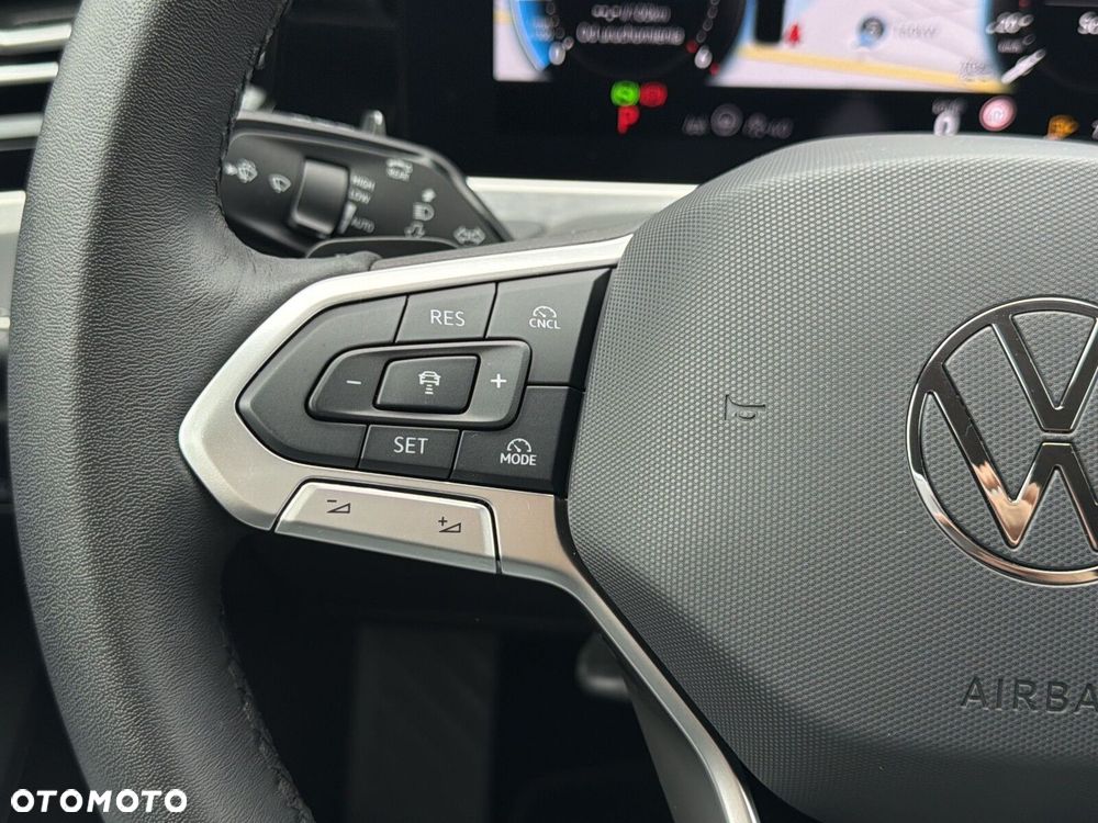 Volkswagen Passat - 17