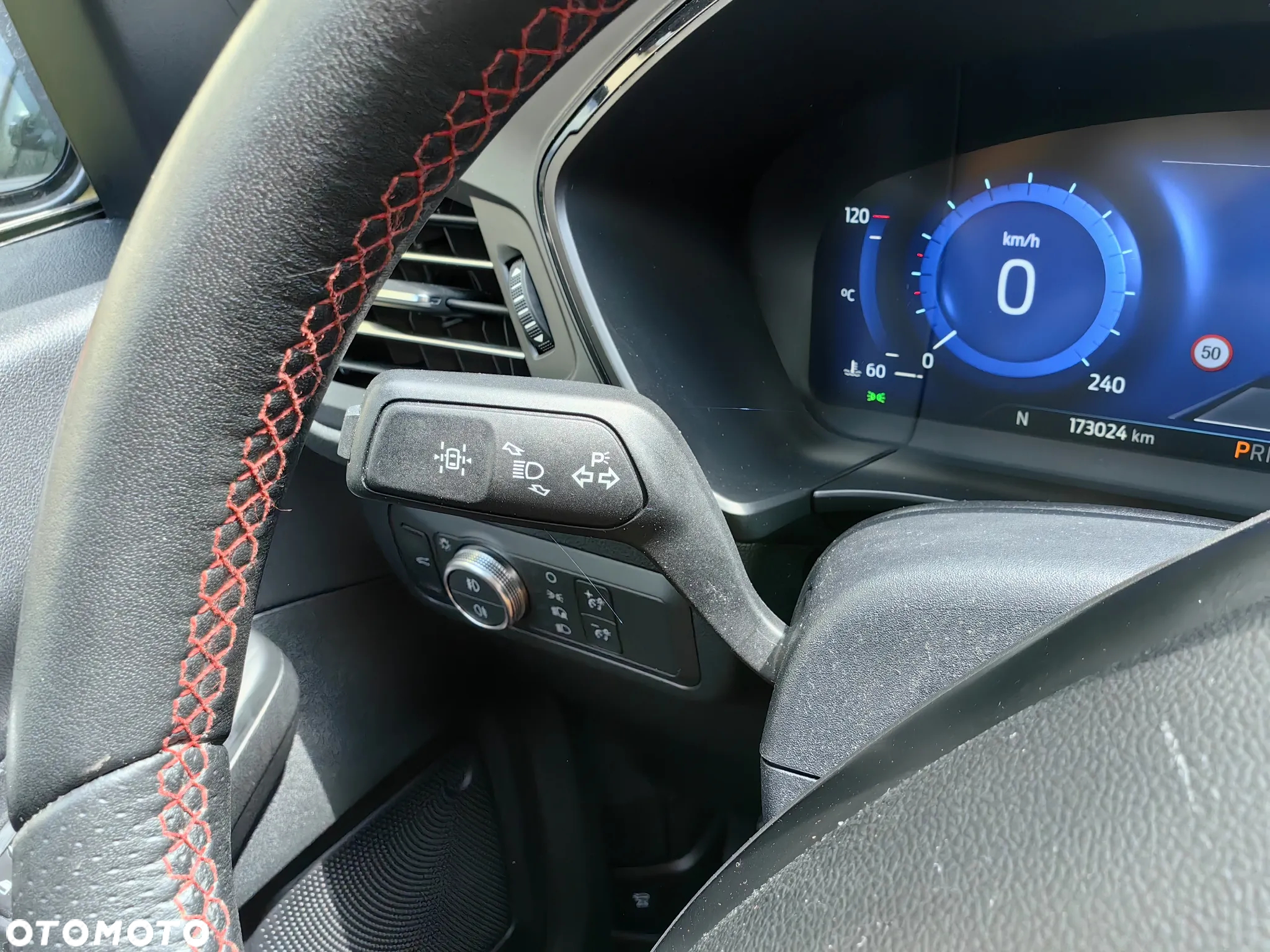 Ford Kuga 2.0 EcoBlue 4x4 ST-LINE - 14