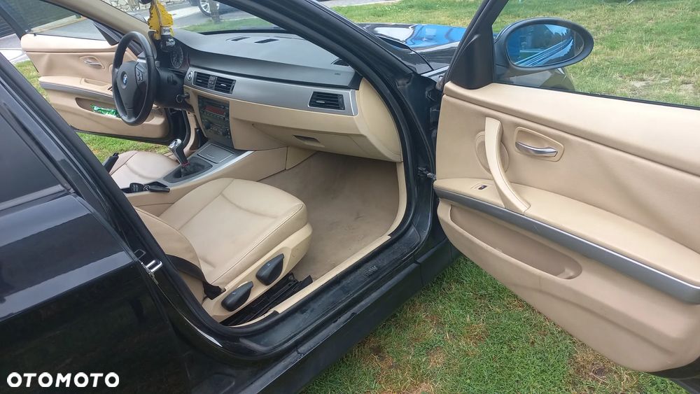 BMW Seria 3 318d - 2