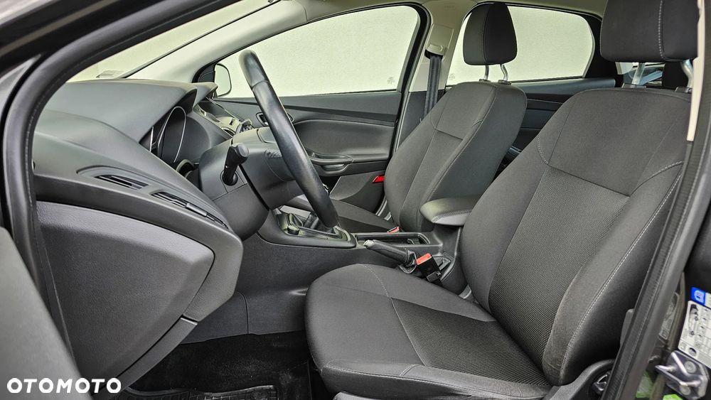 Ford Focus 1.6 Trend - 14
