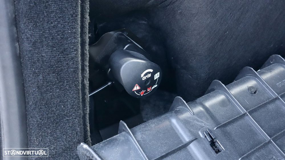 Mercedes-Benz E 250 BlueTEC Avantgarde Auto. - 48