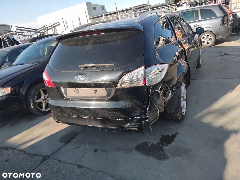Ford Mondeo mk4 z silnikiem 2,0 benzyna i skrzynią manualną 5 biegów lakier ozn. G6 - 6
