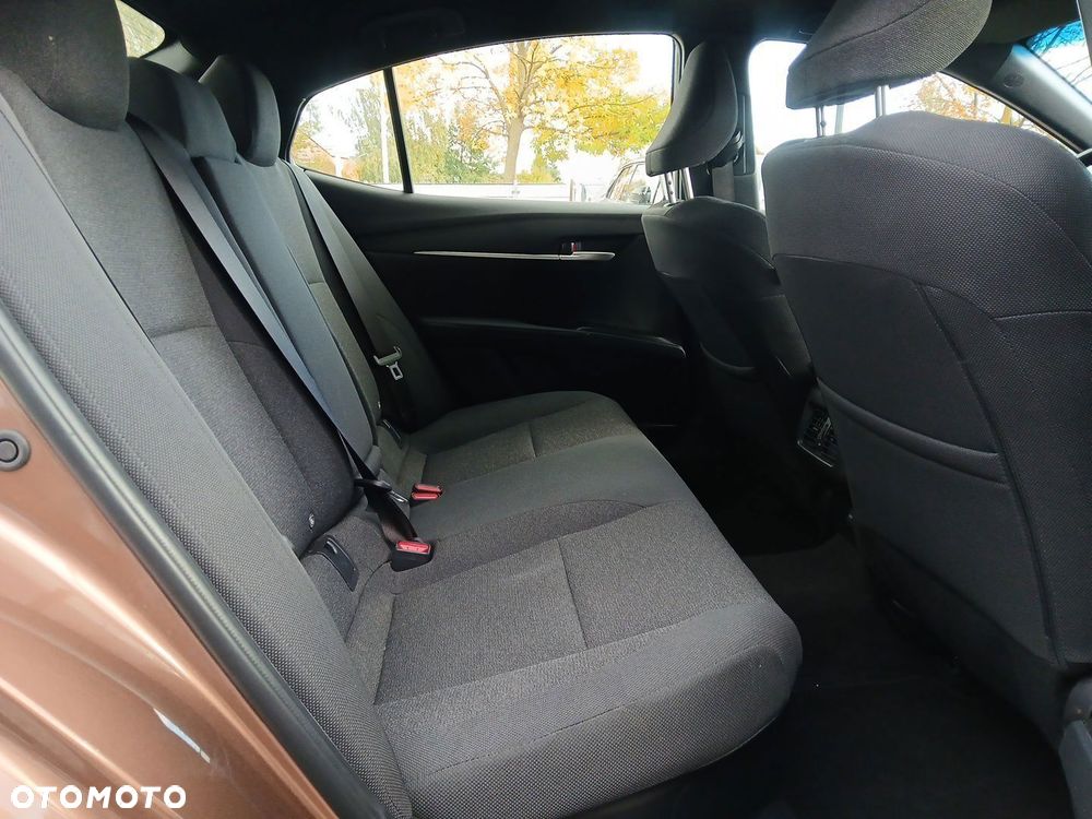 Toyota Camry - 11