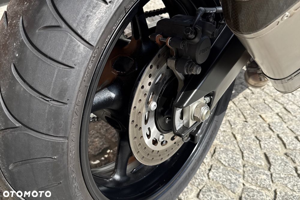 Yamaha FZ8 - 11