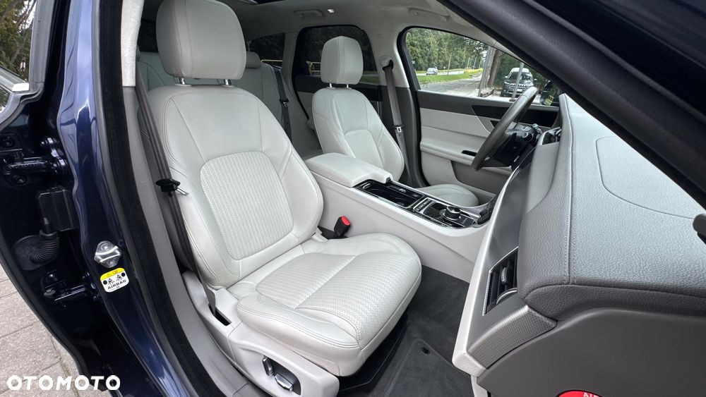 Jaguar XF 25d AWD R-Sport - 21