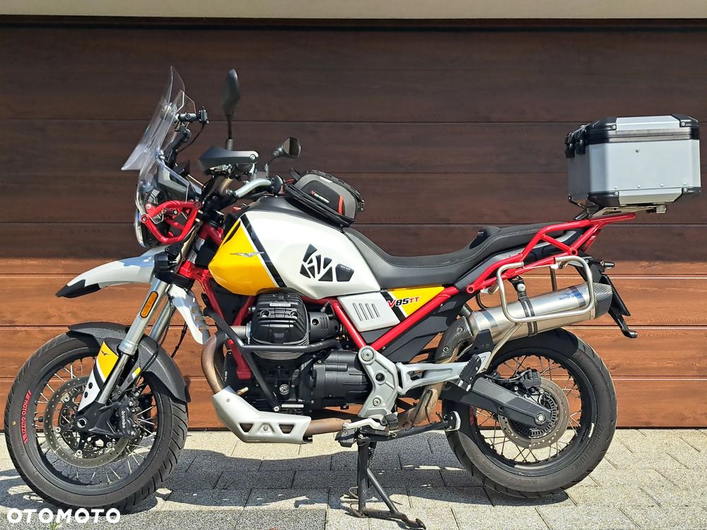 Moto Guzzi V85 - 2
