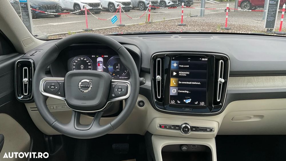 VOLVO XC40 2022 — imagine 10