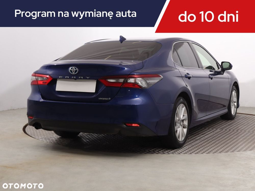 Toyota Camry - 7
