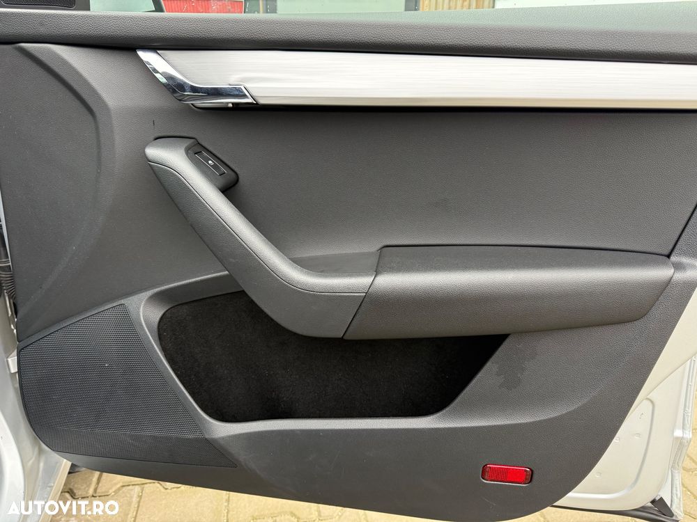 Skoda Octavia Combi Diesel 1.6 TDI Ambition - 21