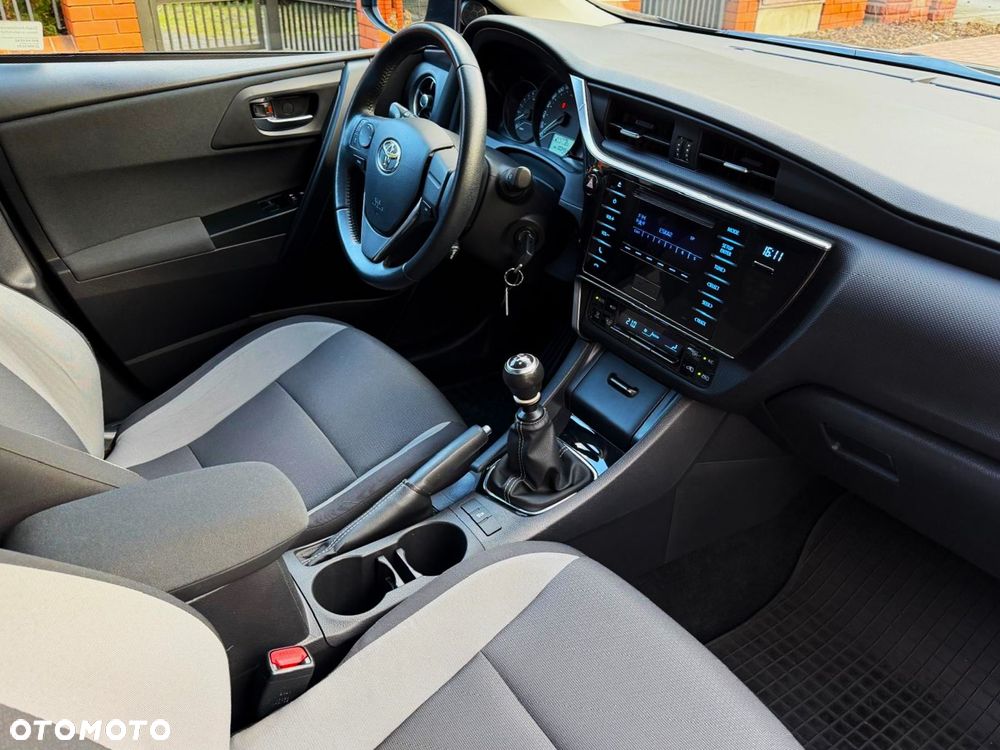 Toyota Auris 1.33 VVT-i Comfort - 26