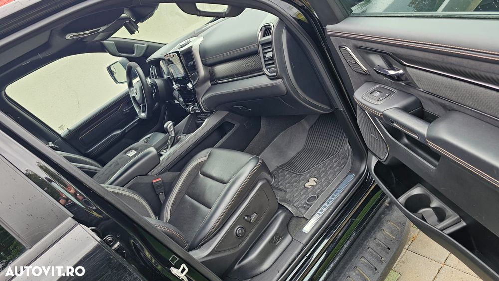 Dodge RAM - 24