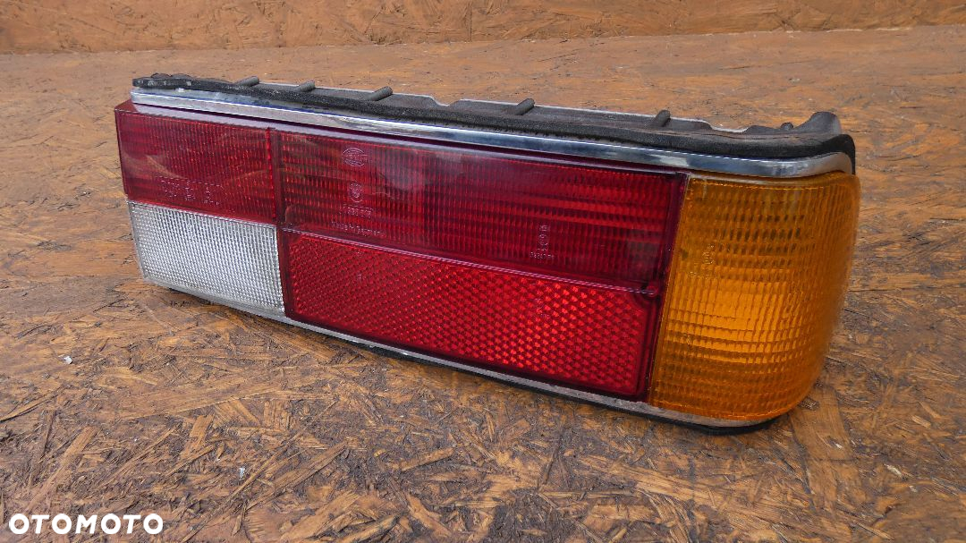 BMW E24 LAMPA PRAWY TYŁ KOMPLETNA - 15