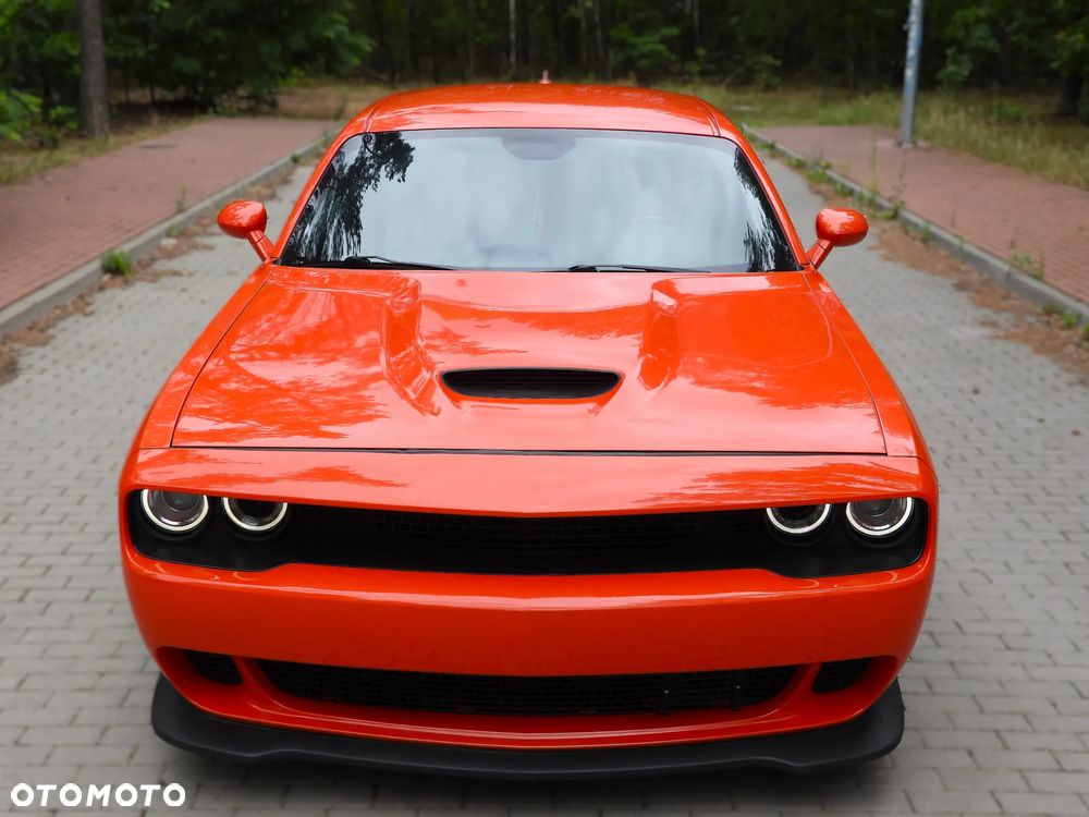 Dodge Challenger - 2