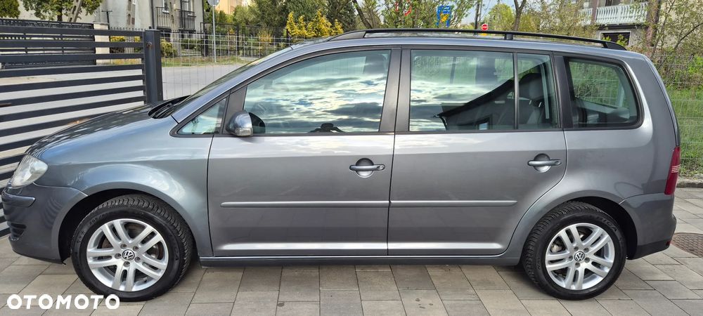 Volkswagen Touran - 6