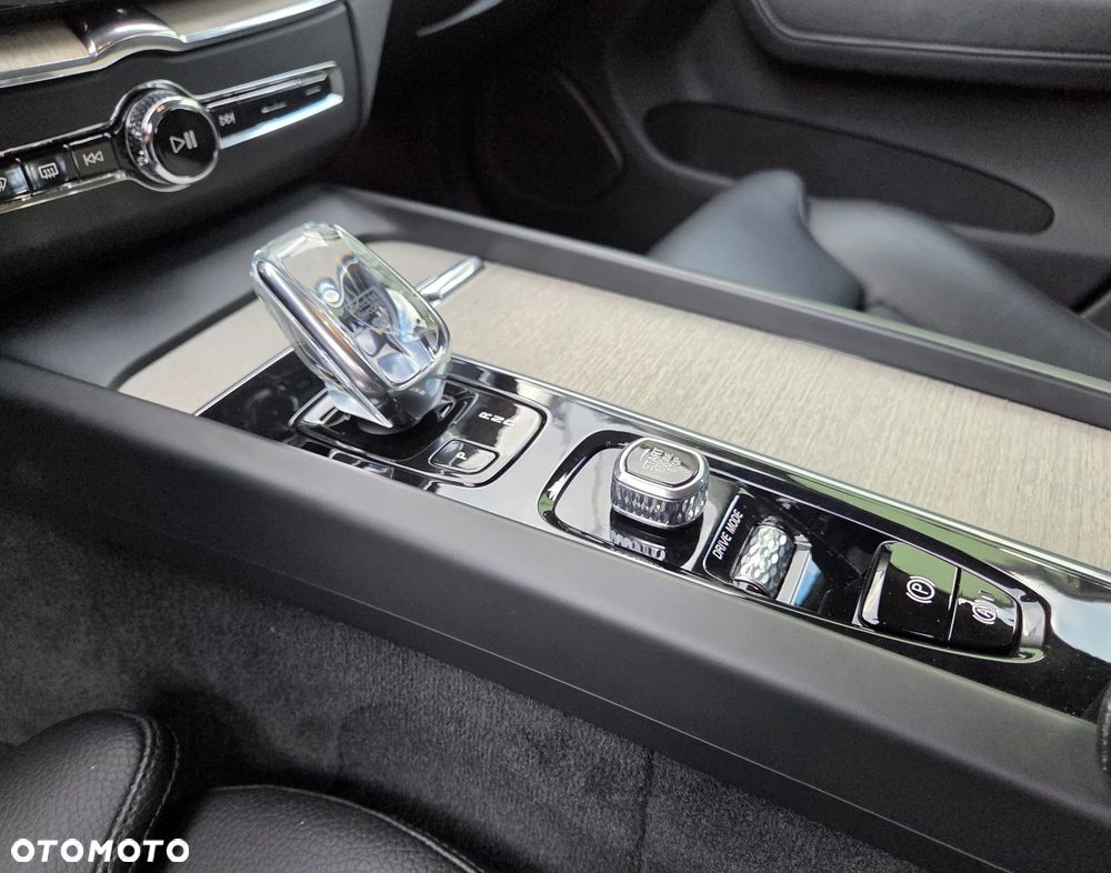 Volvo XC 60 B4 D Geartronic Inscription - 24