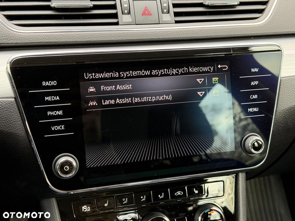 Skoda Superb 2.0 TDI SCR Ambition DSG - 31