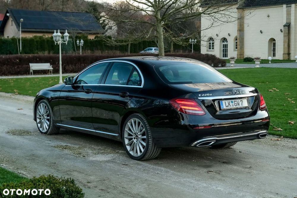 Mercedes-Benz Klasa E 220 d 9G-TRONIC - 32