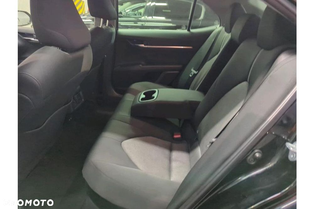 Toyota Camry 2.5 Hybrid Comfort CVT - 10