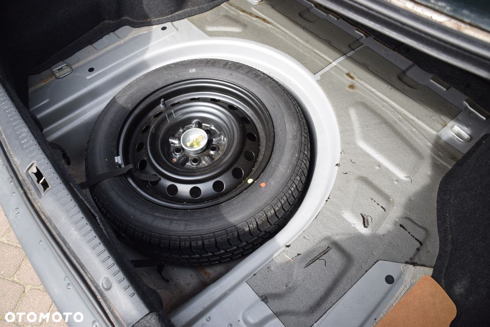 Toyota Avensis 1.6 VVT-i Terra - 27