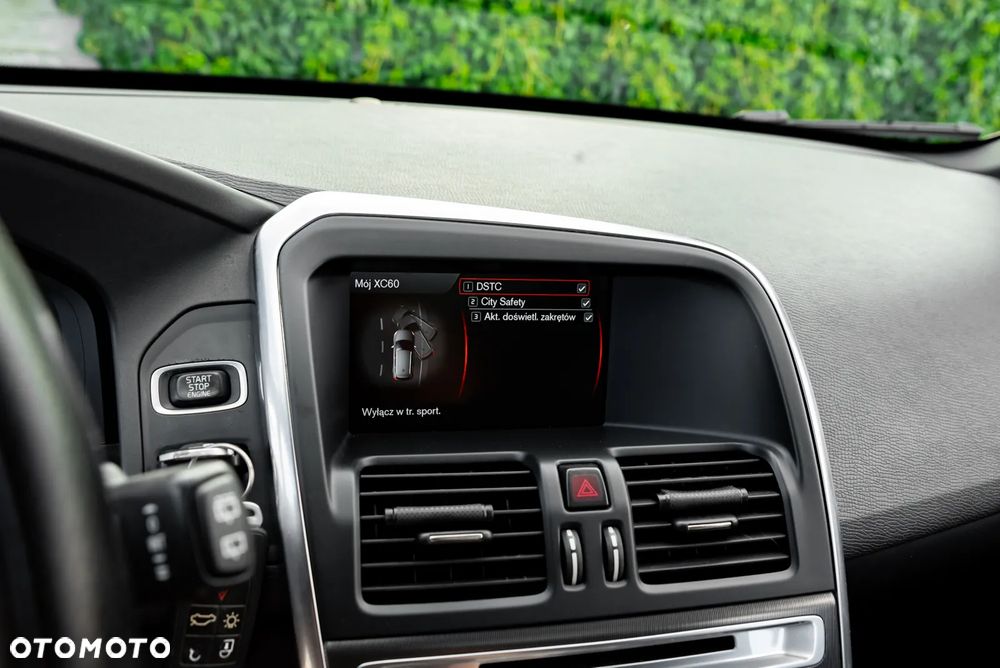 Volvo XC 60 D5 AWD RDesign - 36