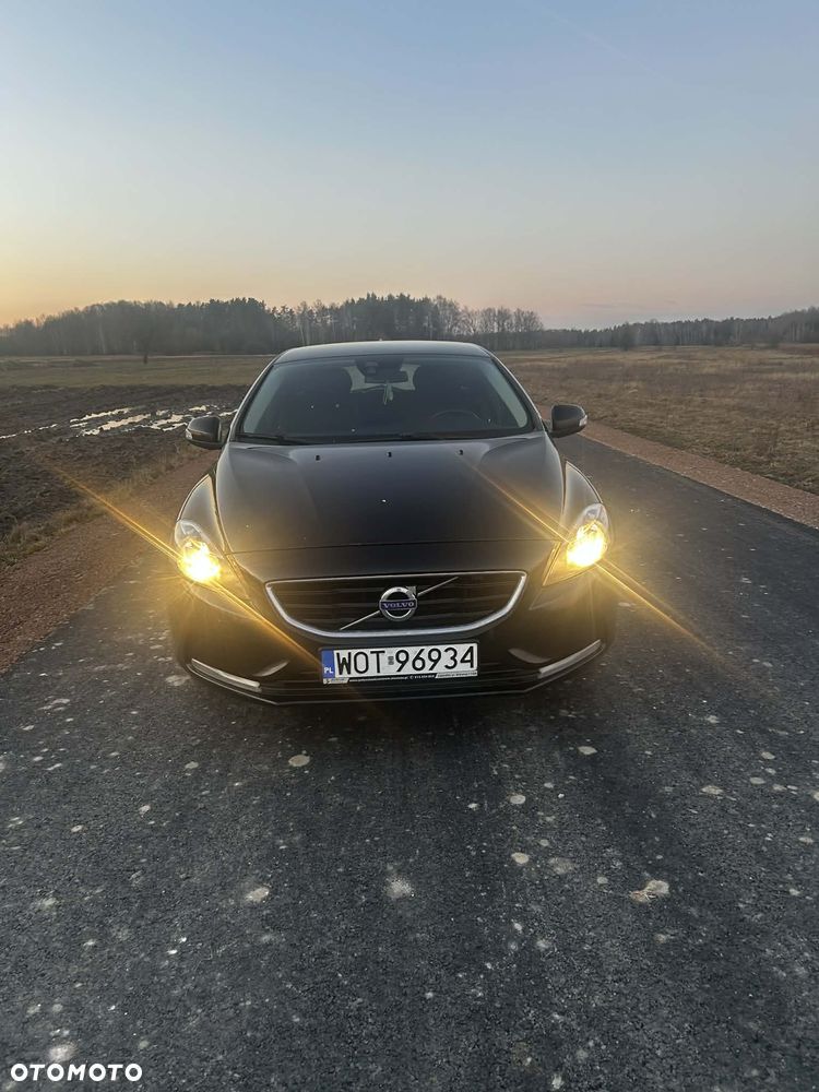 Volvo V40 2012 photo 2