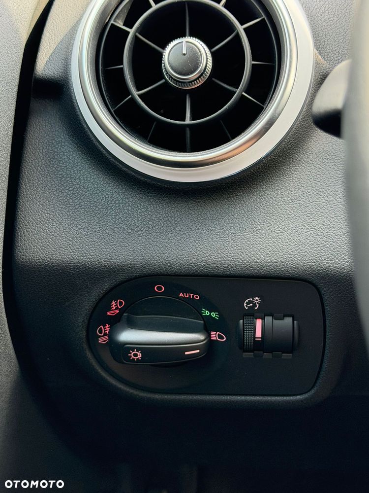 Audi A1 Sportback 1.6 TDI S tronic Ambition - 33